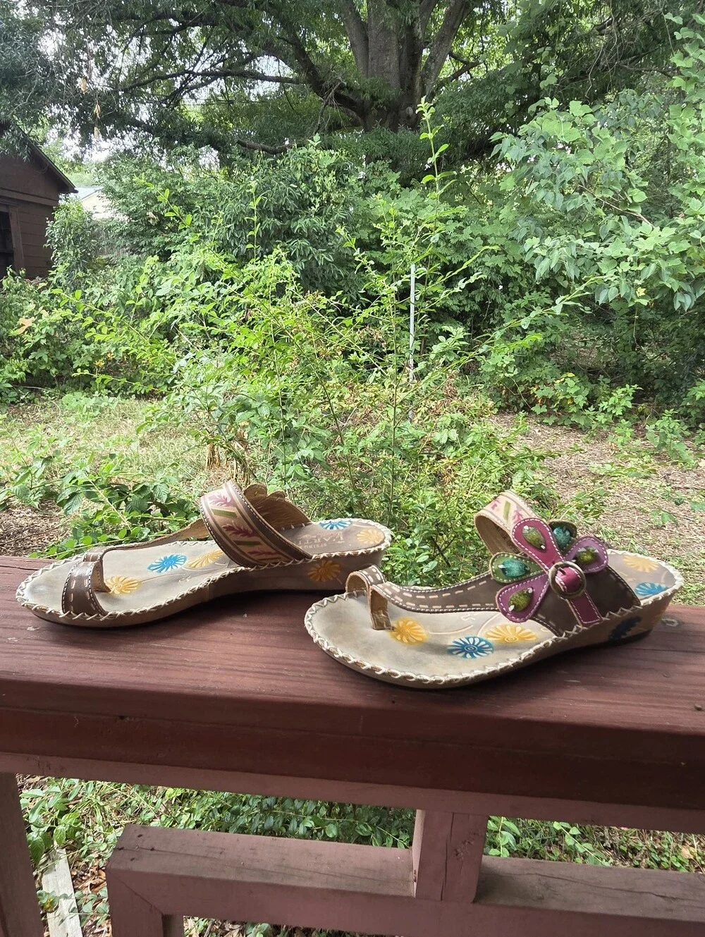 L'Artiste by Spring Step Santorini Handcrafted  Floral Accent Women’s Sandals✨️